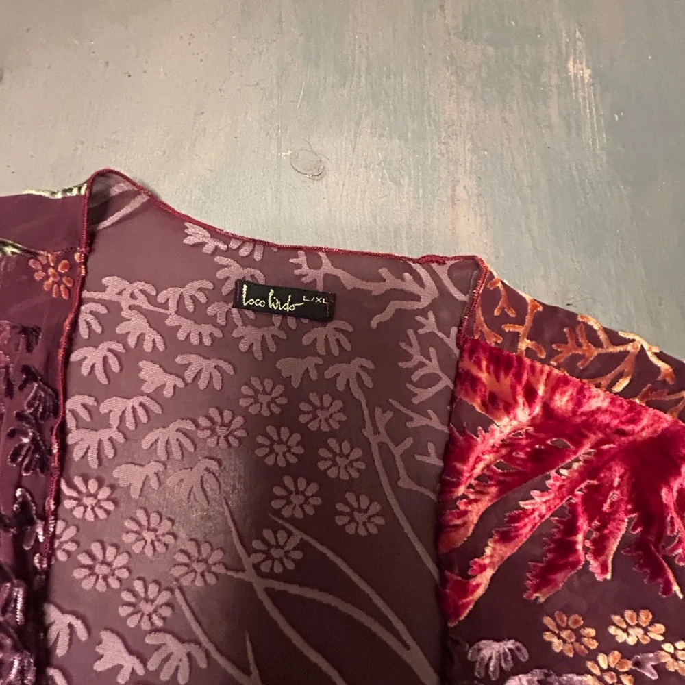 Loco lindo silk cardigan type shrug - Picture 3 of 5